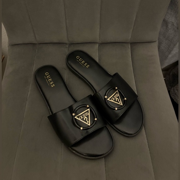 Guess Black Slides with Gold Emblem - Picture 1 of 2